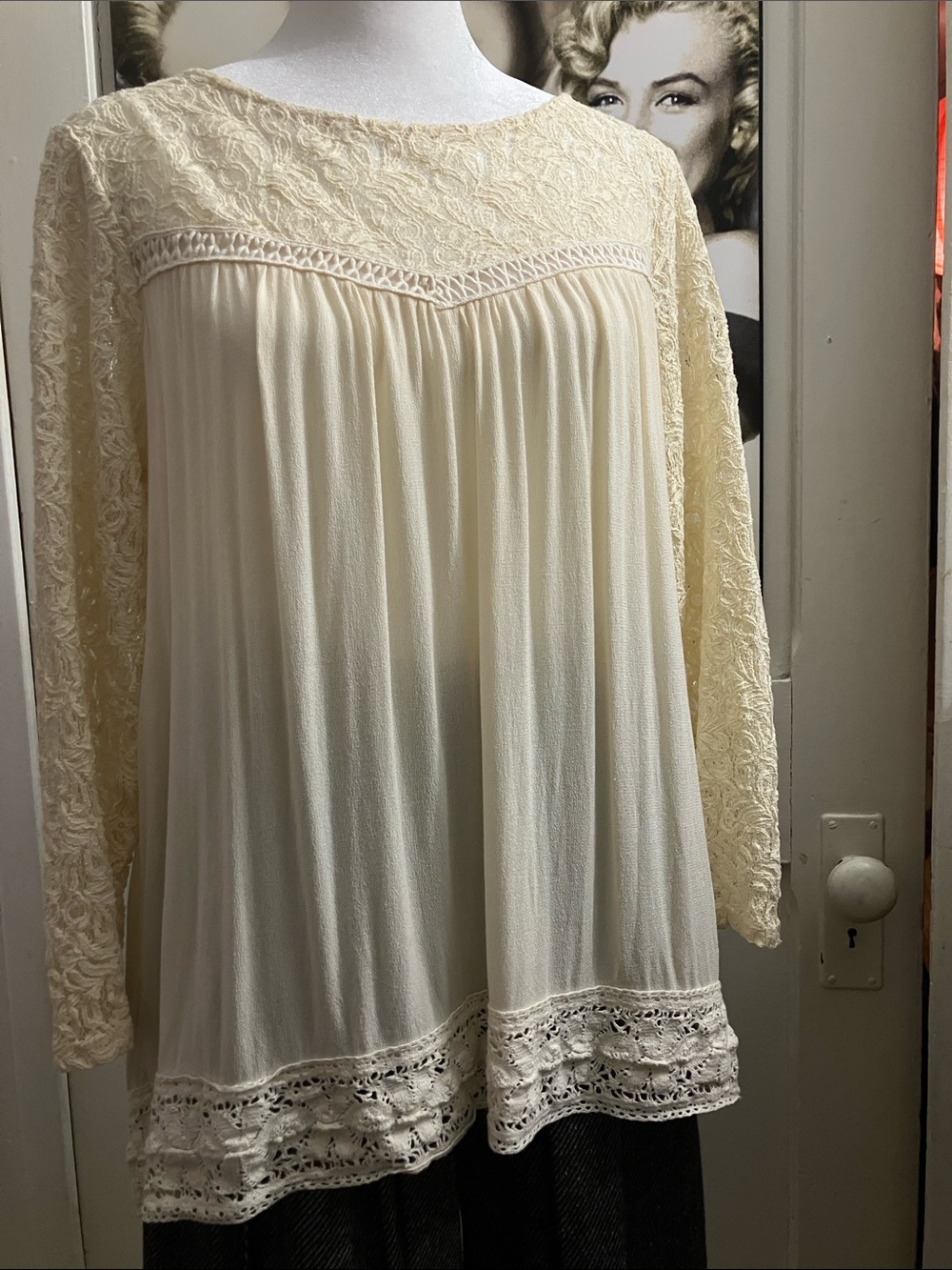 Black Swan Cream Lace-Yoke Long Sleeve Tunic